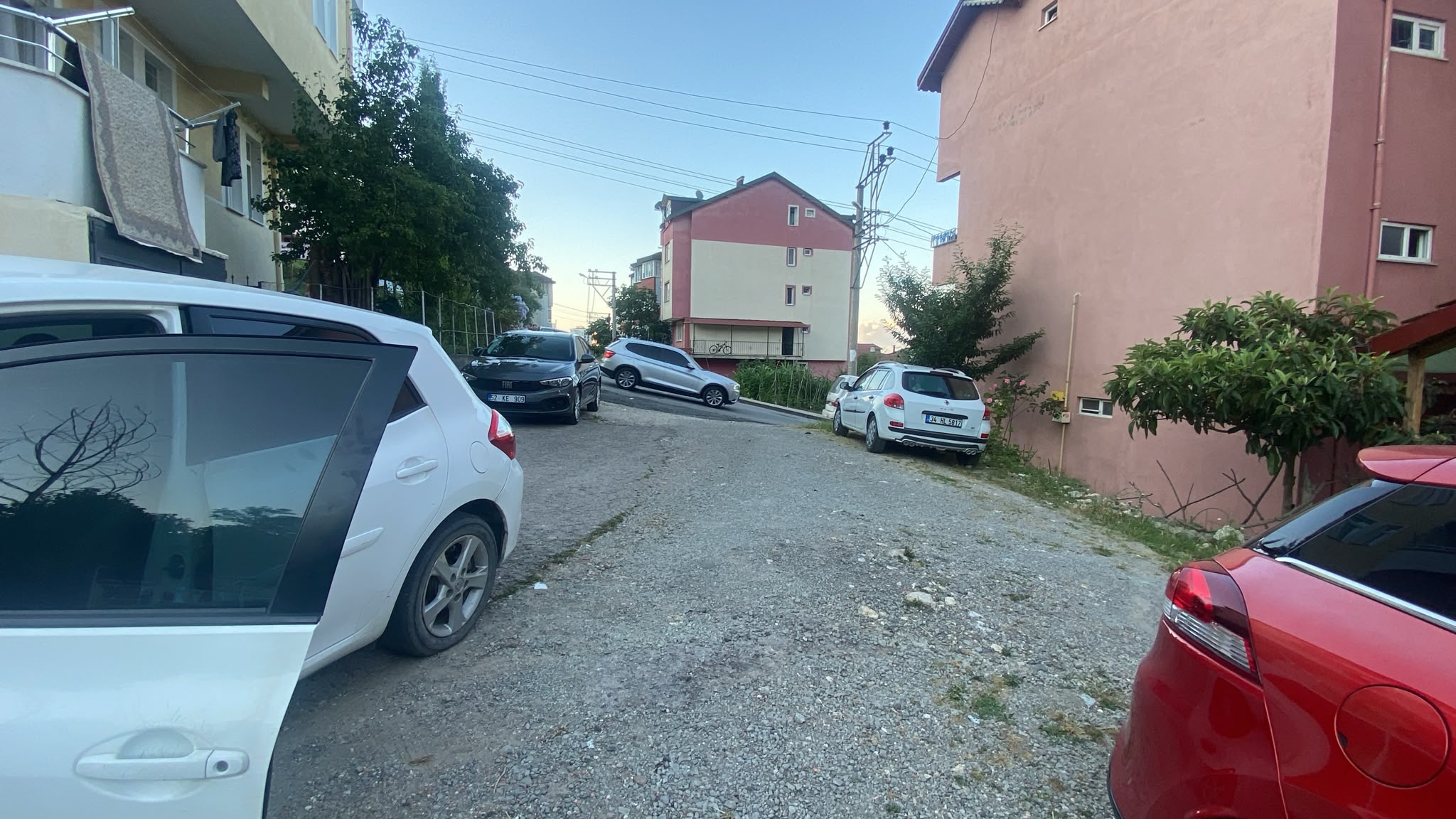 EVKAF MAH. ÇINAR MARKET ÜSTÜNDE 485 M2 SATILIK ARSA